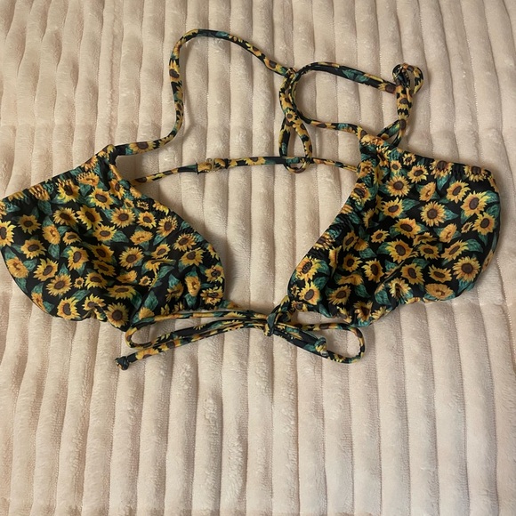NWOT Heavy Manners Tie Front Top and High Waist Bikini - Picture 13 of 16